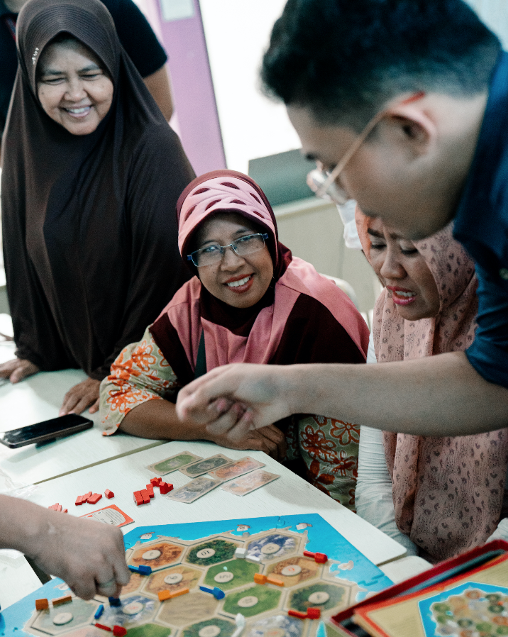 Financial workshop using board game